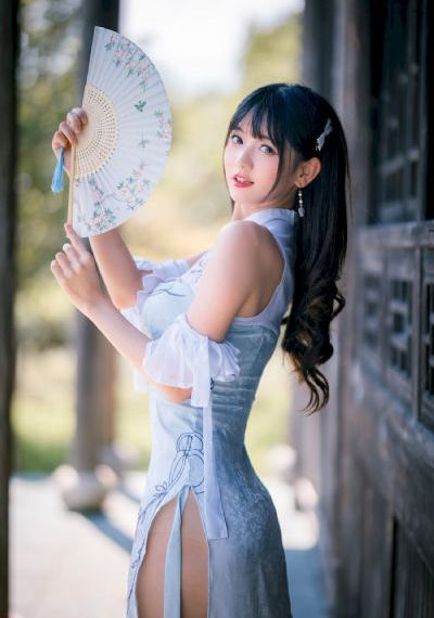 漂亮的保姆电影_剧情片超清免费观看