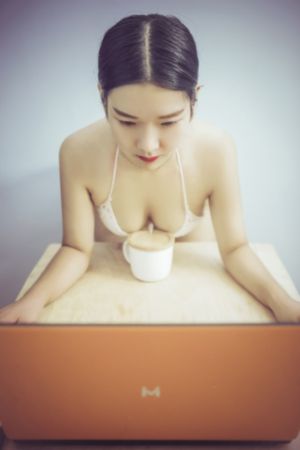 第一次的亲密接触电视剧_1080P迅雷高清下载