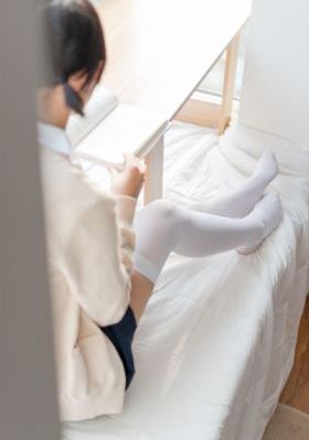 女大学生的沙龙室免费_超清日韩电影在线
